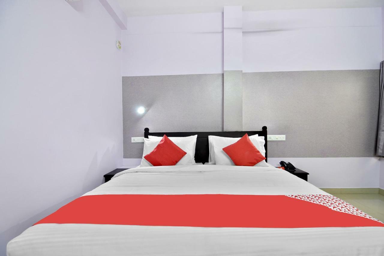 Shanthi Residency Pathanāmthitta Extérieur photo